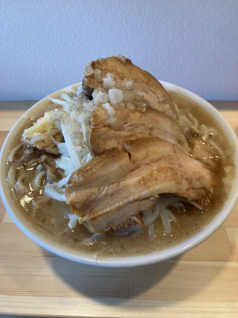 ヤマロク古川店のラーメン、二郎系です。