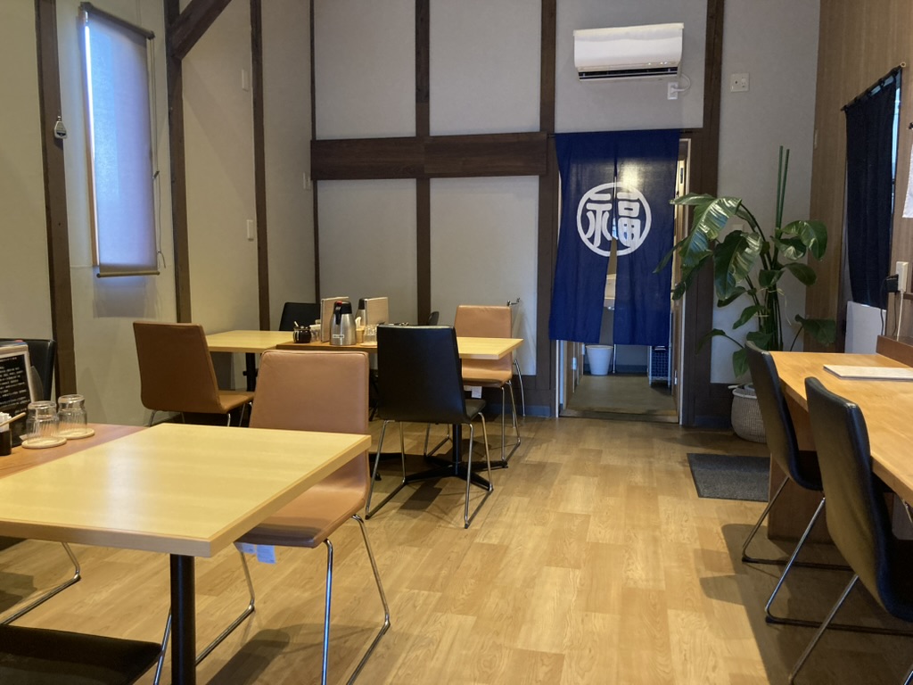 宮城県富谷市富谷大清水下に店を構える「とんかつ大福」さんの店内