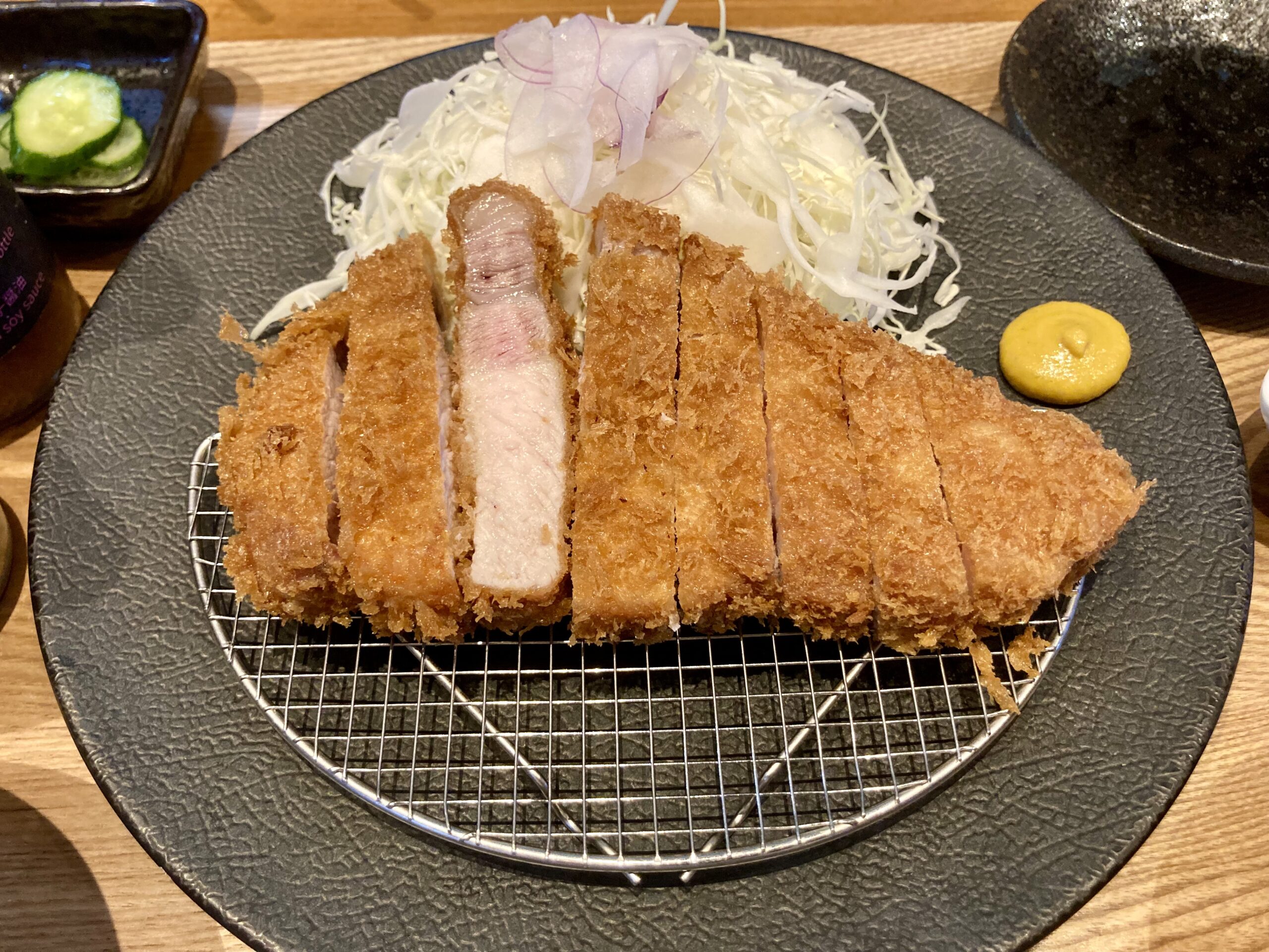 宮城県富谷市富谷大清水下に店を構える「とんかつ大福」さんの特上ロースかつ定食